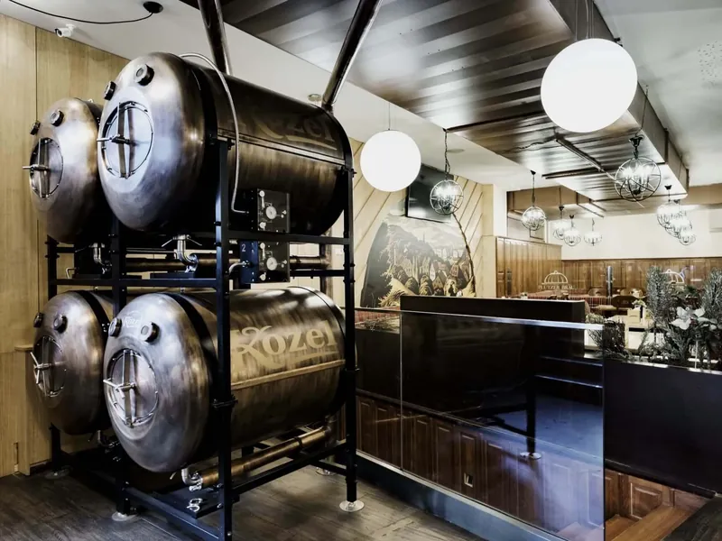 Biertanks im Plutzer Bräu am Spittelberg